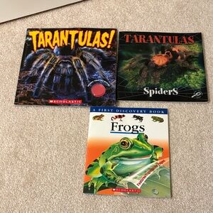 Scholastic Kids Book Bundle – Green, Black, Orange